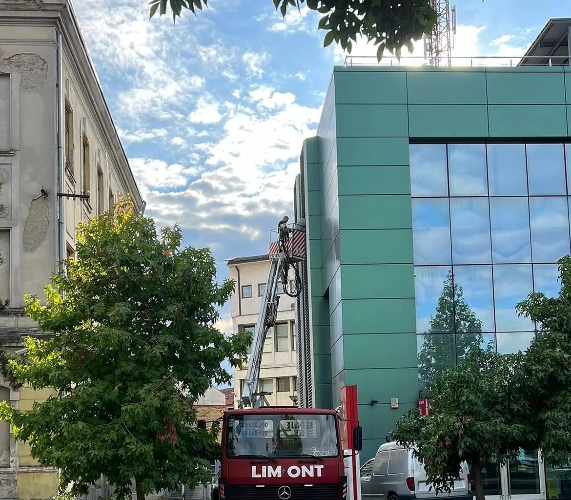 Dizalica LIMONT uz objekat